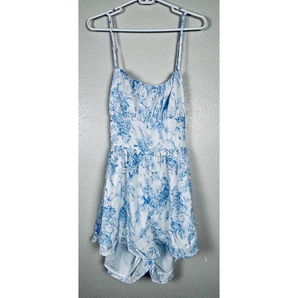 SHEIN MOD Floral Romper Sz L Feminine White Blue Resort Summer Boho Cottage NWT